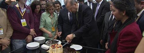 C­u­m­h­u­r­b­a­ş­k­a­n­ı­ ­E­r­d­o­ğ­a­n­ ­p­a­s­t­a­ ­k­e­s­t­i­ ­-­ ­H­a­b­e­r­l­e­r­